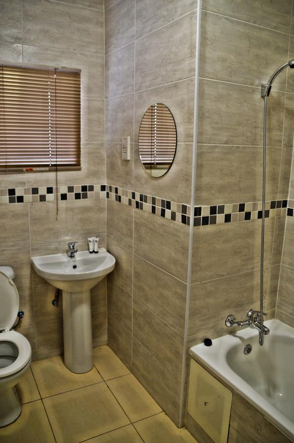 Cosy Palms Bed & Breakfast Gaborone Exterior photo
